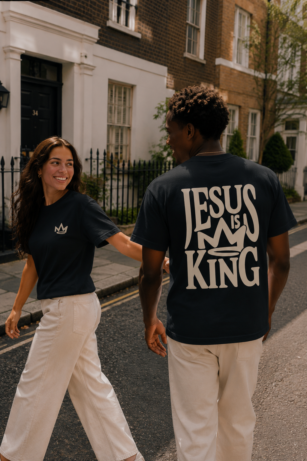 Jesus is King  -  Unisex TShirt